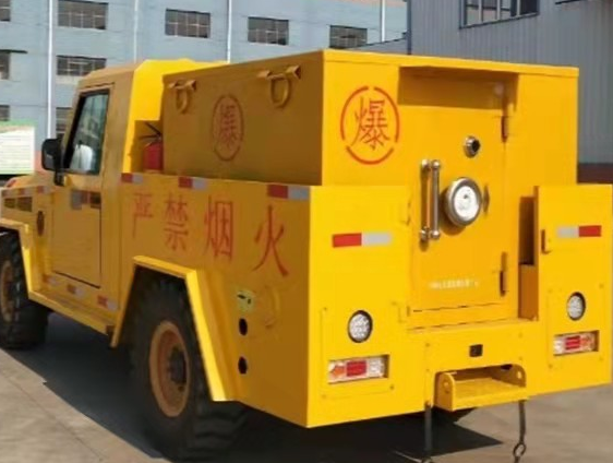 龙陵凯龙爆破器材运输车：保障爆破任务的安全运行