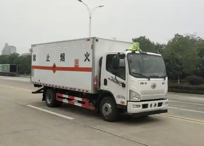 龙陵爆破器材运输车可以上高速吗？