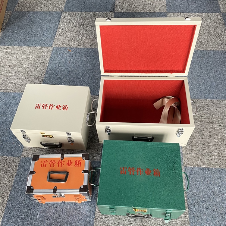 龙陵爆破工程作业箱如何选择？玻璃钢与传统材质的全面对比